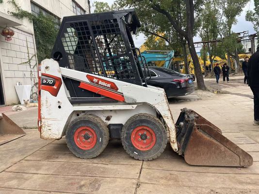 मूल रंग प्रयुक्त Bodcat S70 स्किड स्टीयर लोडर ईंधन दक्षता स्थिर संचालन