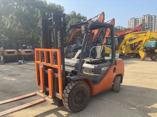 5 टन टोयोटा 7FD50 प्रयुक्त फोर्कलिफ्ट ट्रक आसान संचालन प्रयुक्त फोर्क ट्रक