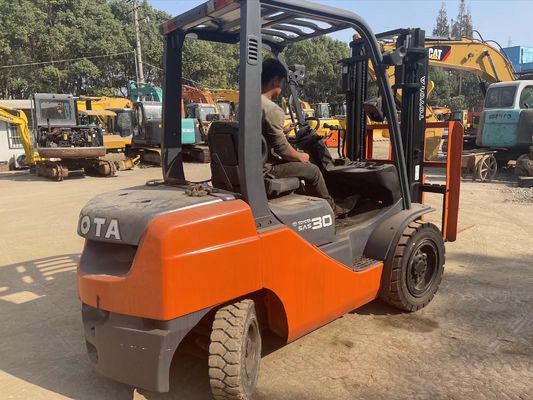 5 टन टोयोटा 7FD50 प्रयुक्त फोर्कलिफ्ट ट्रक आसान संचालन प्रयुक्त फोर्क ट्रक