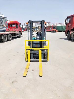 3 टन कोमात्सु प्रयुक्त फोर्कलिफ्ट ट्रक मूल जापान प्रयुक्त 3 टन फोर्कलिफ्ट