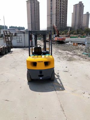 3 टन कोमात्सु प्रयुक्त फोर्कलिफ्ट ट्रक मूल जापान प्रयुक्त 3 टन फोर्कलिफ्ट