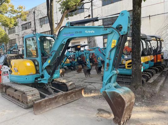 जापान ने कुशल हाइड्रोलिक प्रणाली के साथ मिनी एक्सकेवेटर कुबोटा यू40-5 का इस्तेमाल किया