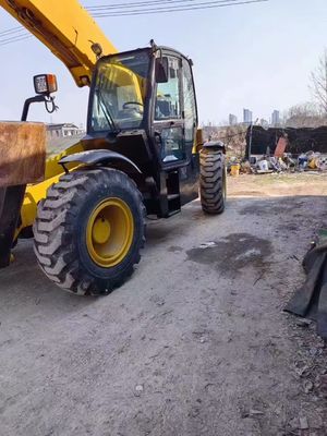 मूल रंग प्रयुक्त दूरबीन हैंडलर XCMG XT680-170 स्थिर संचालन